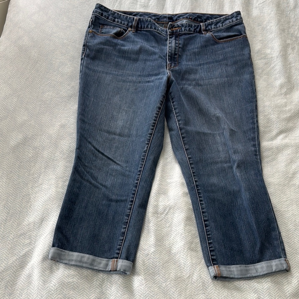 Women's Capri Blue Jeans